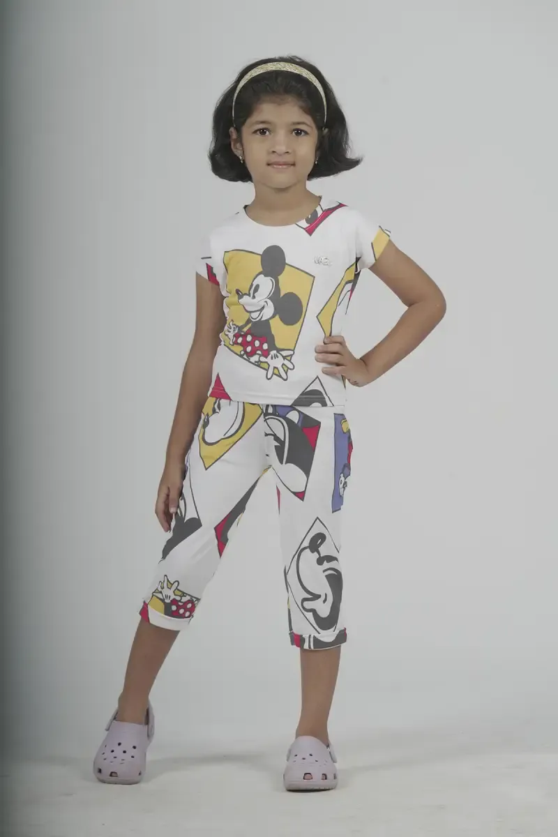 Girl's Cotton Blend Printed T-shirt With Capri Set (3 - 17 Yrs)