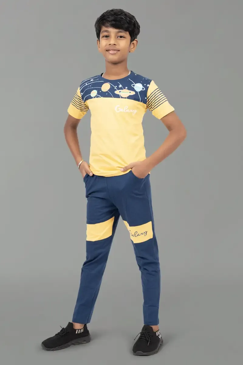 Printed T-shirt with Pant Set for Boy (2-Pcs Set)