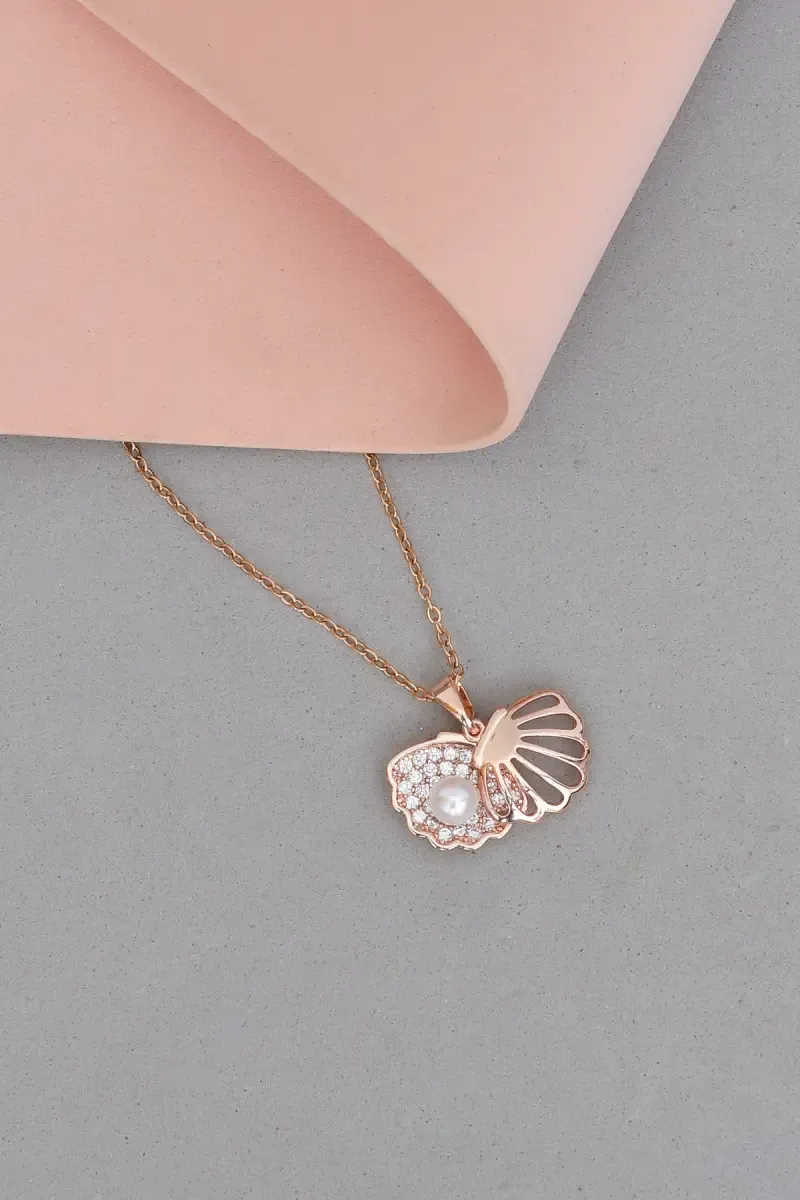 Rose Gold Scallop Shell with Pearl Pendant Chain