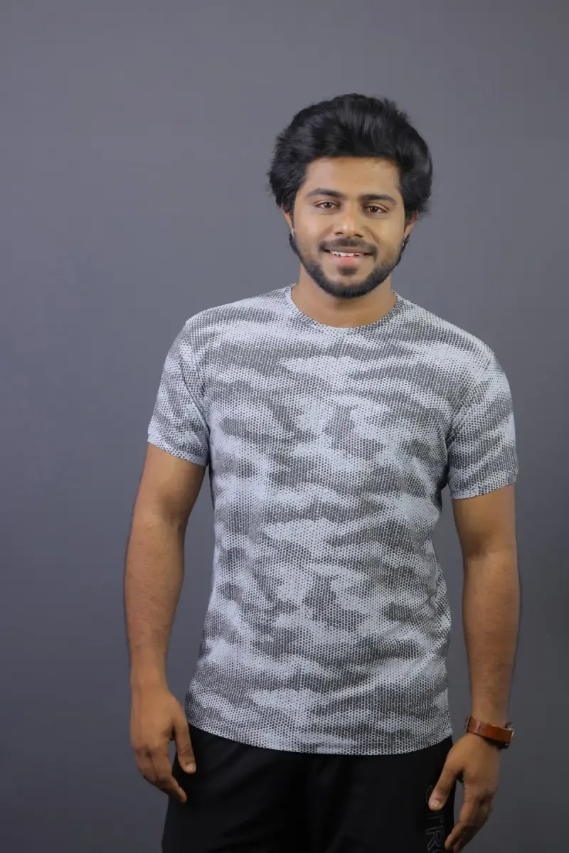 Men's Camouflage Print T-shirt