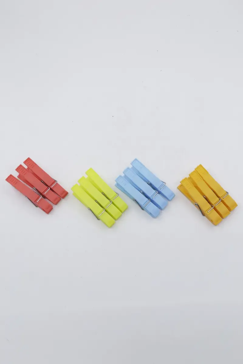 Plastic Cloth Hanging Clips - 12 Pcs