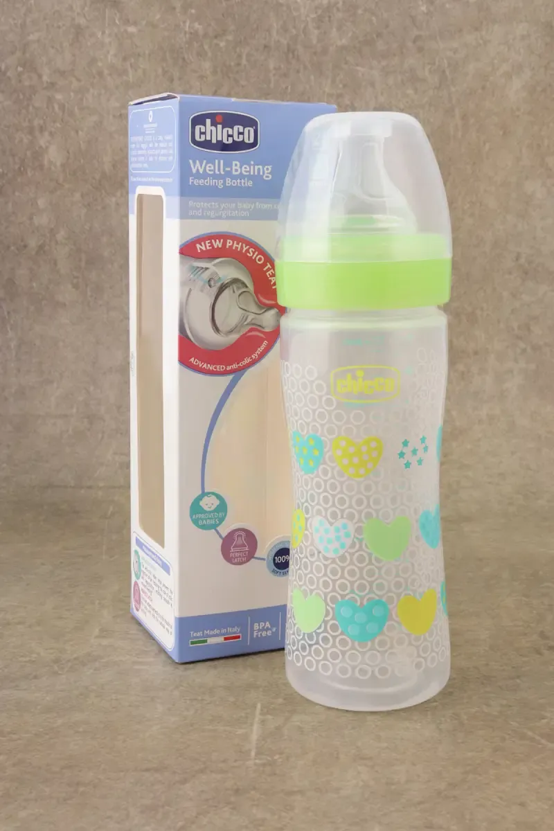 Chicco Feeding Bottle (Green)- 250ml 
