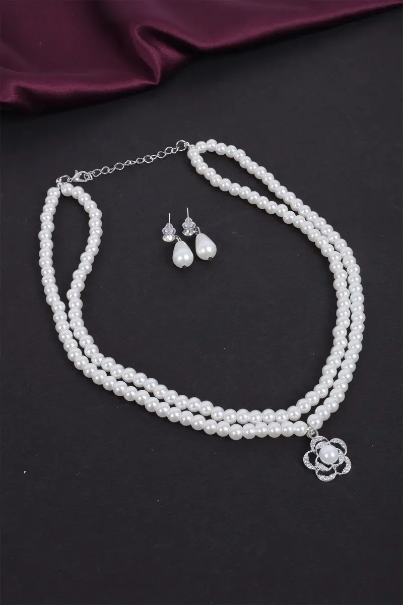 Double-Layered Floral Pendant Pearl Necklace Set for Women