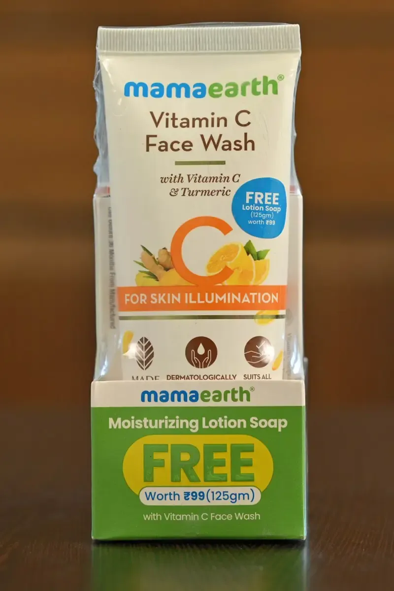Vitamin C Face Wash_Mamaearth (100ml) with Free Soap (125g)
