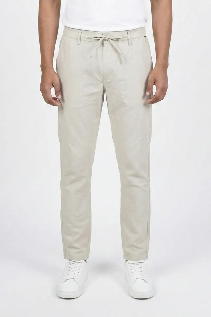 Men's Cotton Blend Regular Fit Soild Trousers